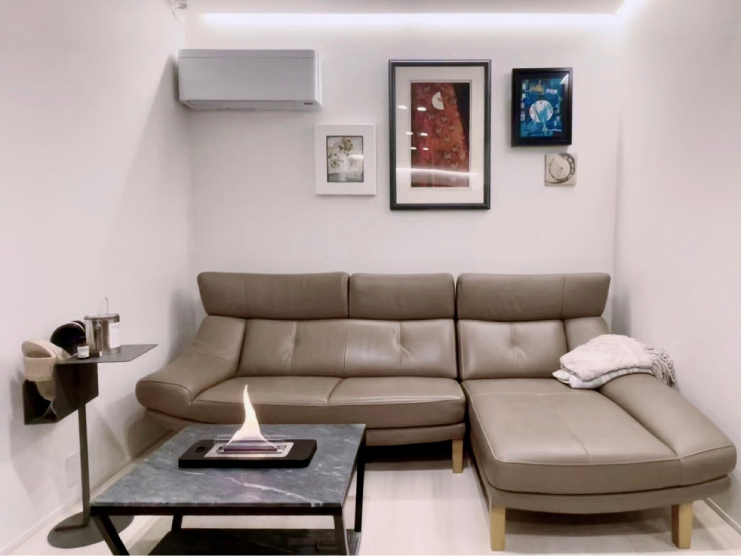 バイオエタノール暖炉と組み合わせられる、セミオーダーメイドの、本物の大理石ローテーブルまたは大理石センターテーブル